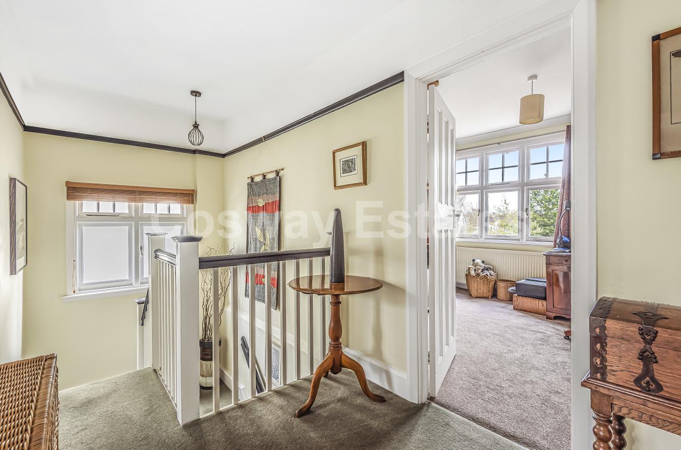 Newcombe Park, Mill Hill